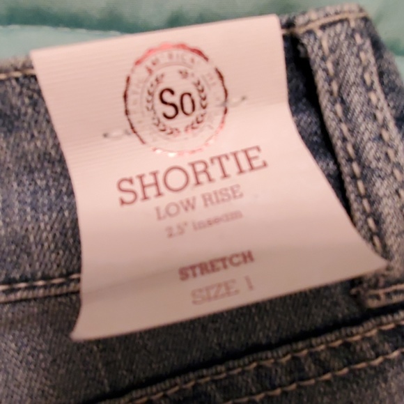 Cute jean shorts - Picture 4 of 4